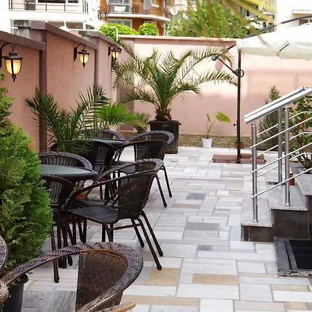 Kalina Family 3* Бургас