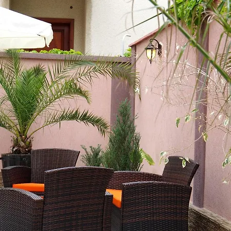 Готель Kalina Family