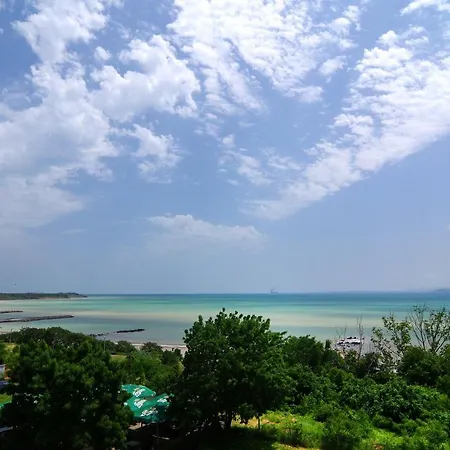 Kalina Family 3* Бургас