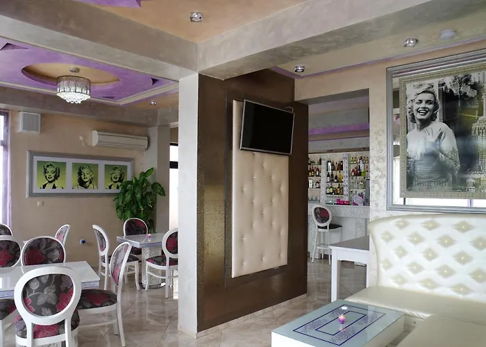 Хотел семеен калина 3*